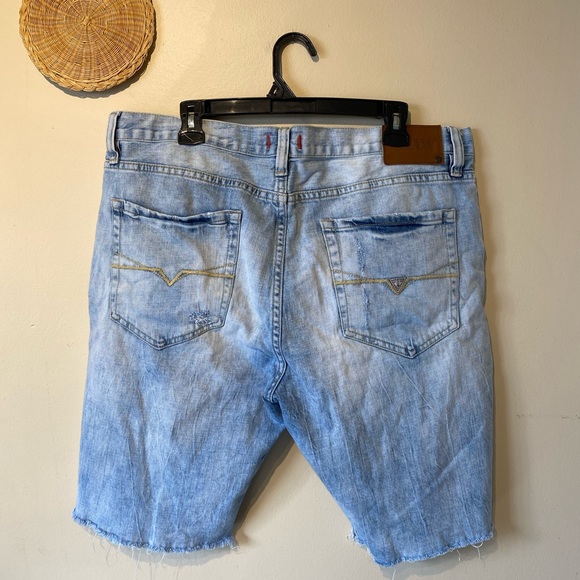 Guess mens 38 cotton distressed denim shorts… - Picture 5 of 8